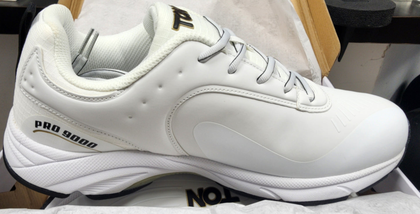 SS PRO 9000 Cricket Shoes