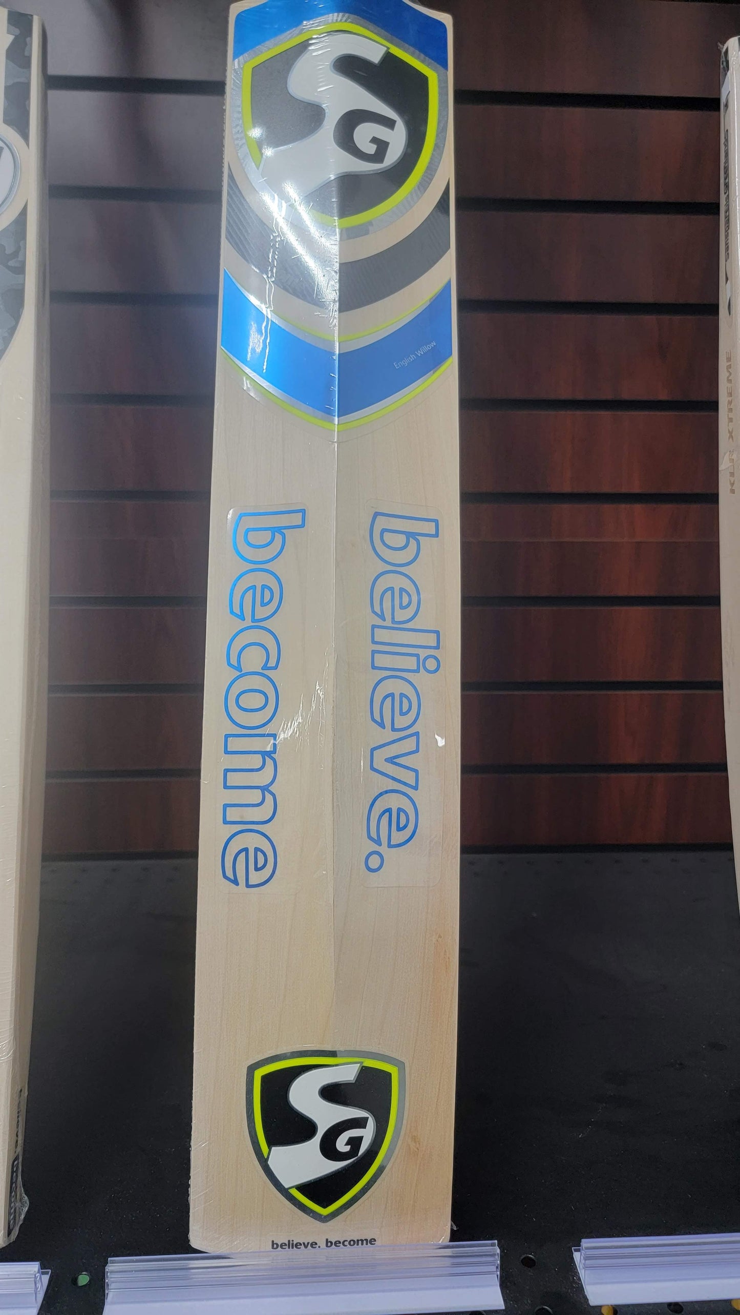 SG SIERRA 350 English Willow Cricket bat