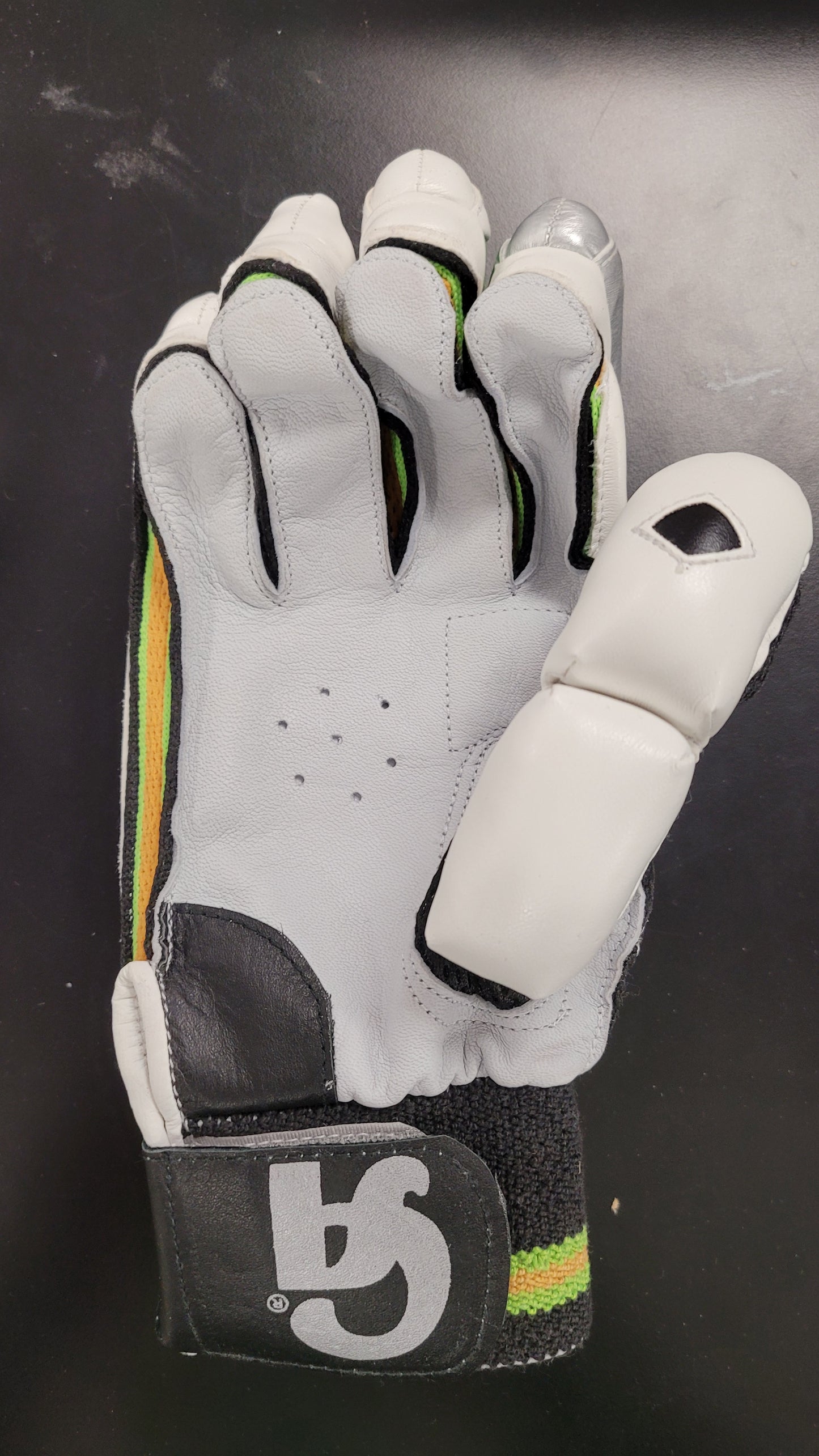 CA Plus Batting Gloves 12000
