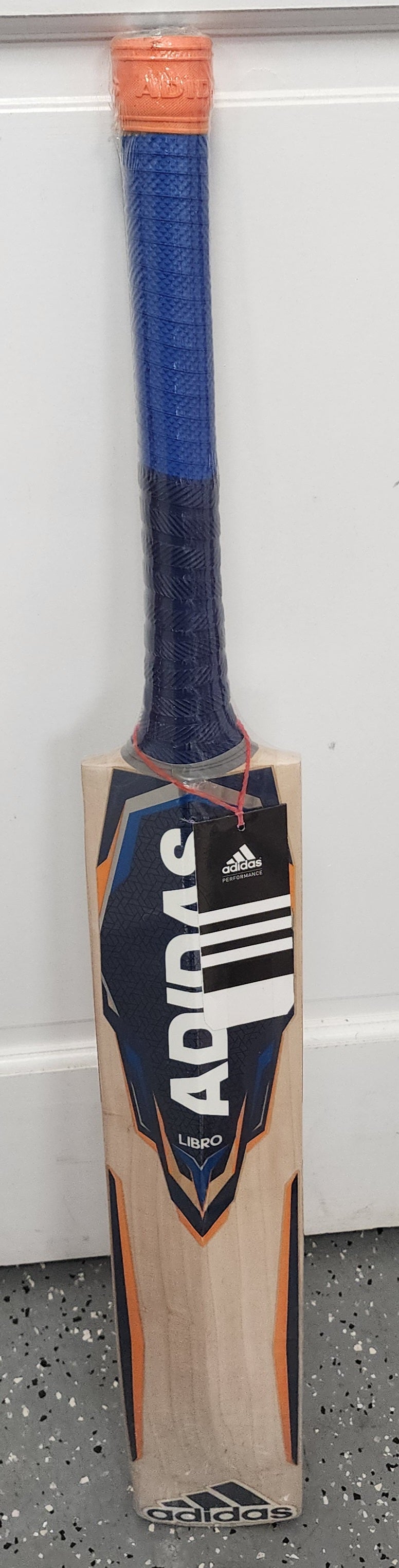 Adidas Libro 4.0 English Willow Cricket Bat