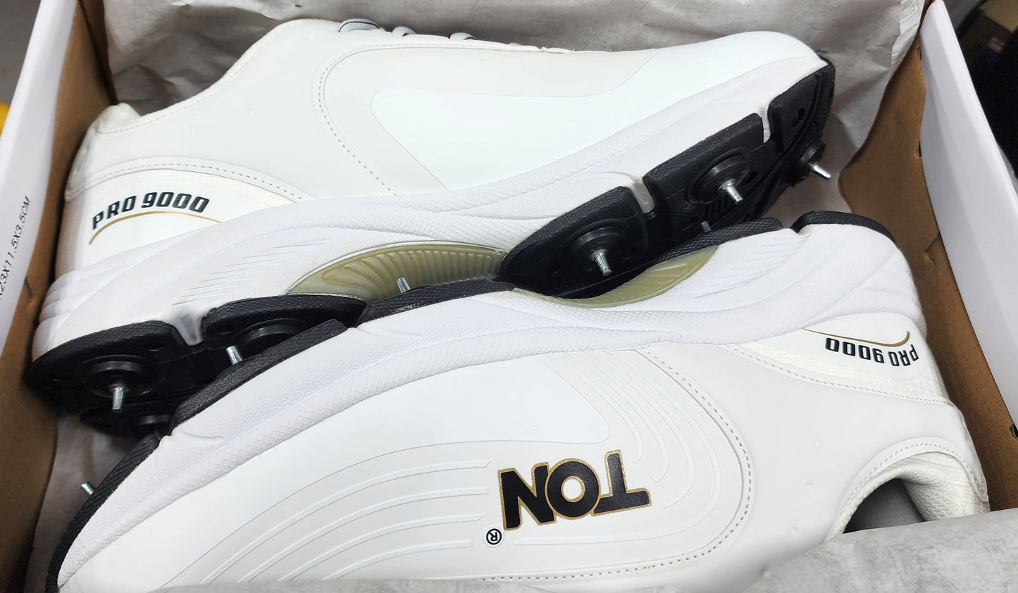 SS PRO 9000 Cricket Shoes