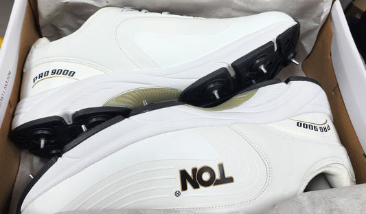 SS PRO 9000 Cricket Shoes