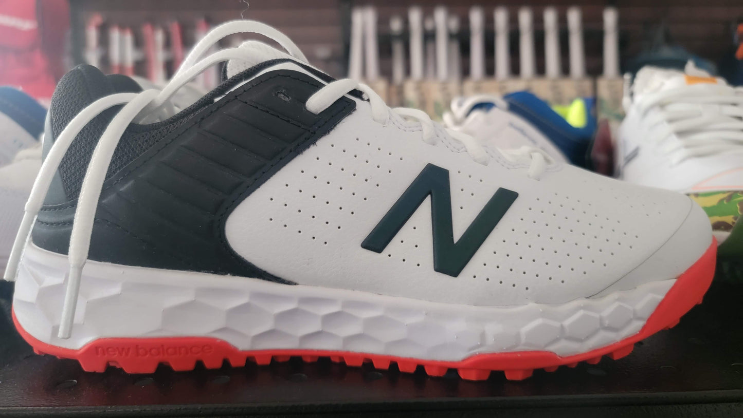 New Balance NB Rubber Stud cricket shoes
