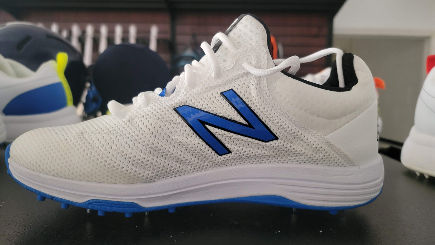 New Balance Cricket shoes spikes