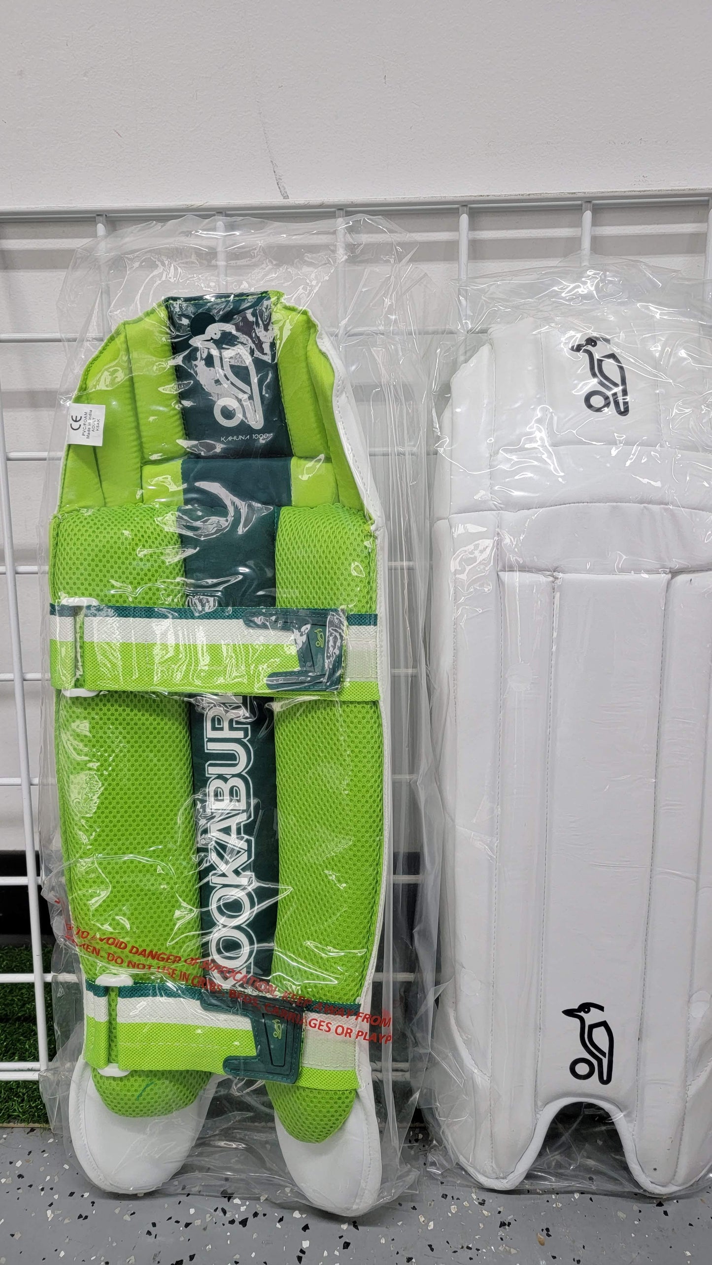 Kookaburra KAHUNA PRO 1000 Wicketkeeping LEGGUARD