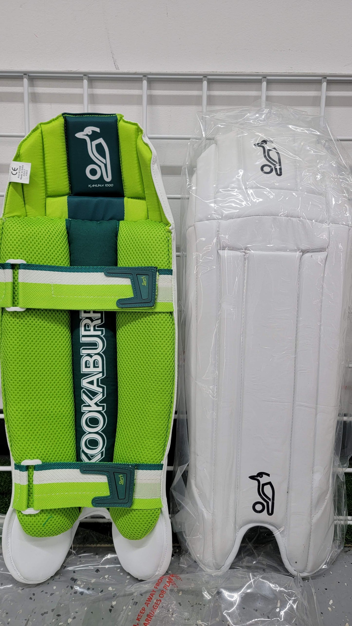 Kookaburra KAHUNA PRO 1000 Wicketkeeping LEGGUARD