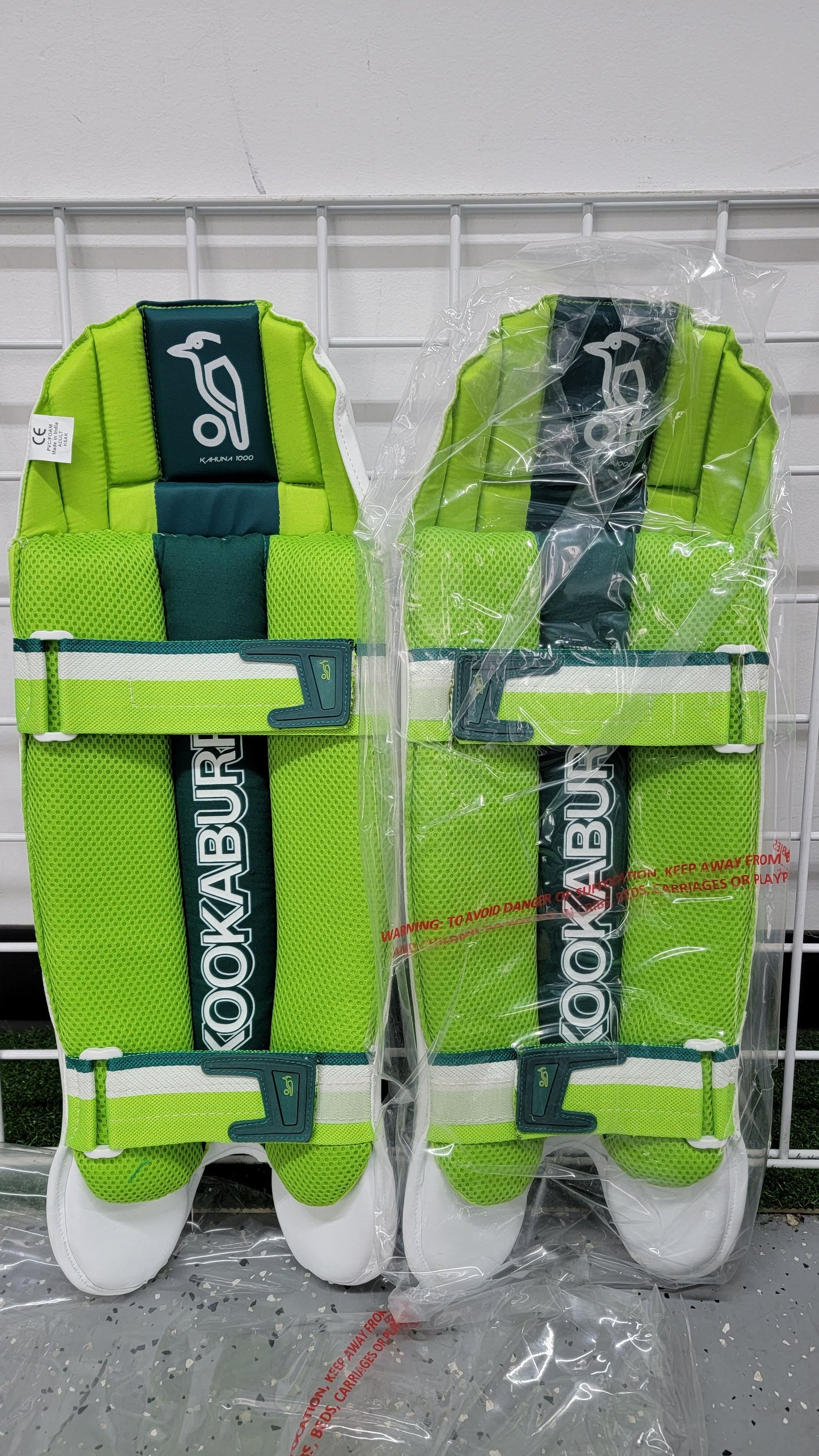 Kookaburra KAHUNA PRO 1000 Wicketkeeping LEGGUARD