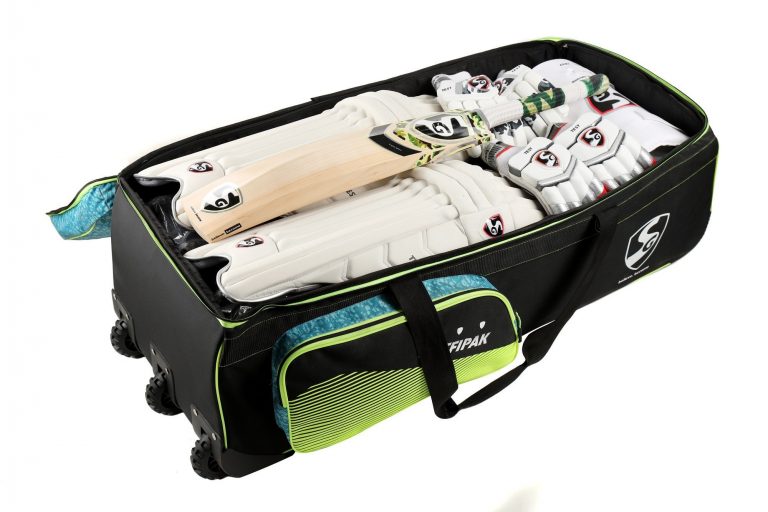 SG Coffipak kit bag with shoe compartment with wheel