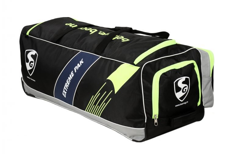 SG Extremepak kit bag with shoe compartment with wheel