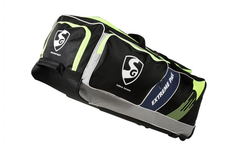 SG Extremepak kit bag with shoe compartment with wheel