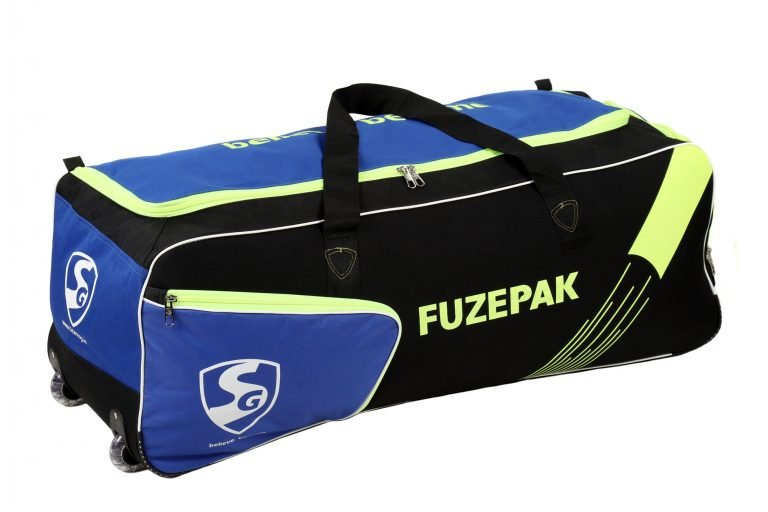 SG Fuzepak kit bag with shoe compartment with wheel