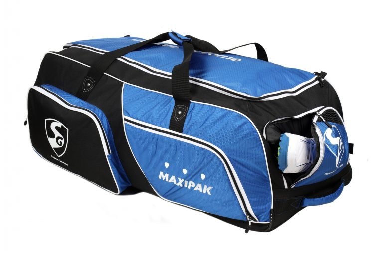 SG Maxipak kit bag with shoe compartment and wheels