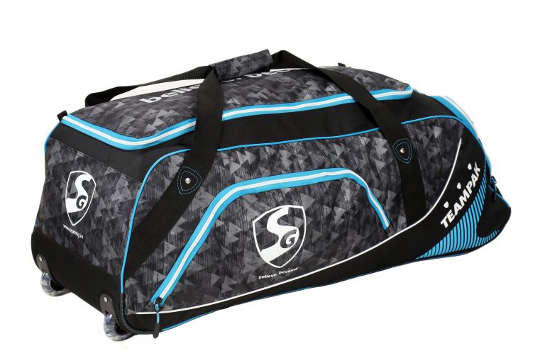 SG Teampak kit bag with shoe compartment and wheels